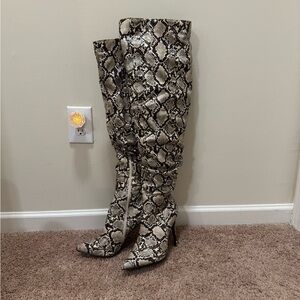 LIKE NEW Natural Snakeskin 4-inch Knee Boots